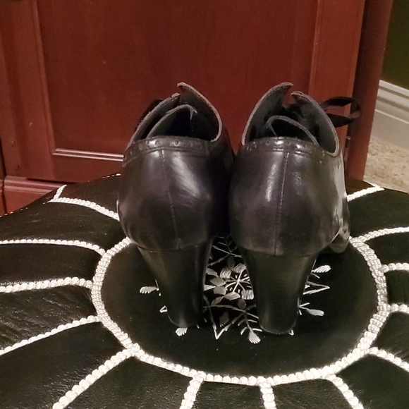 Born Black Leather Shoe Booties - Picture 4 of 6
